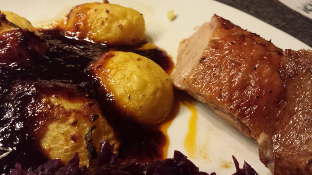 Ente mit Rotwein-Soße und Rotkohl