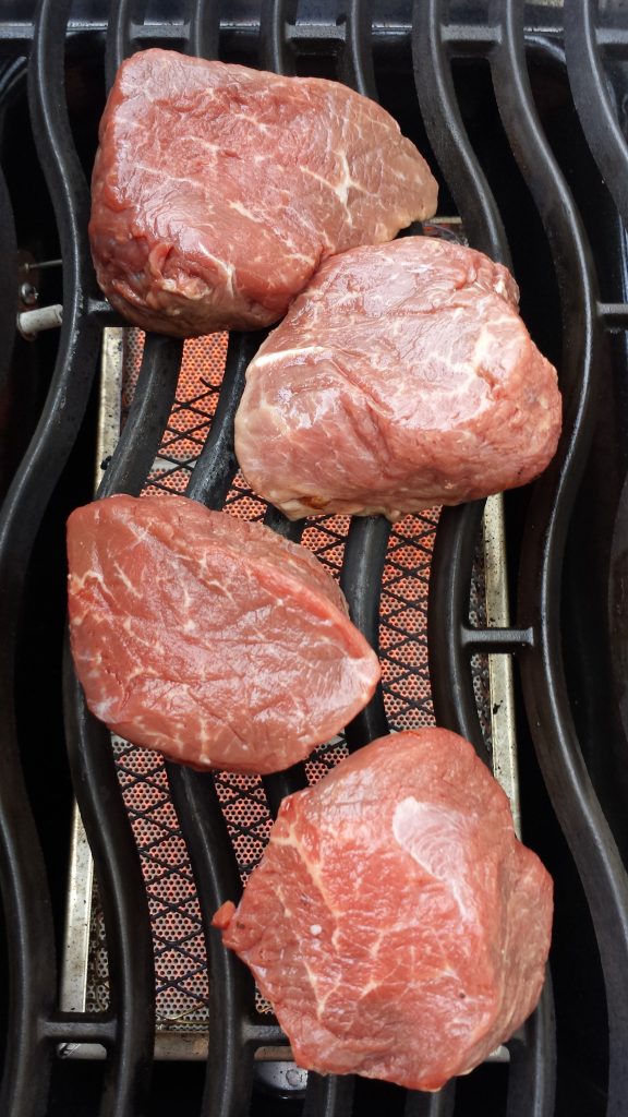 Sizzle Zone im Napoleon LEX 485 0711BBQ Grillen, BBQ, Rezepte aus