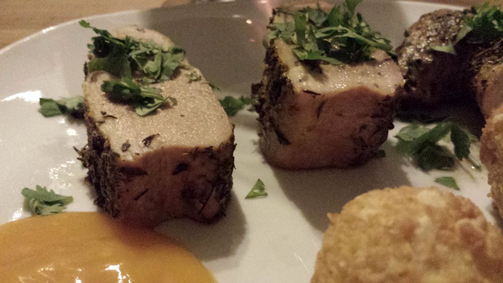 Schweinefilet mit Mango Sauce und Mandelbällchen